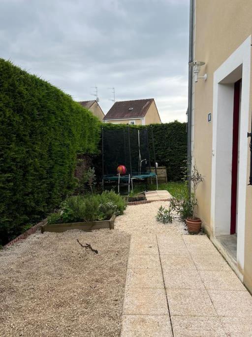 Holiday home Maison A Les Zazouilles *